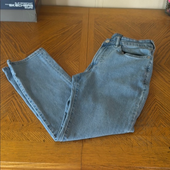 H&M Regular Fit Light Blue Jeans - Picture 6 of 6